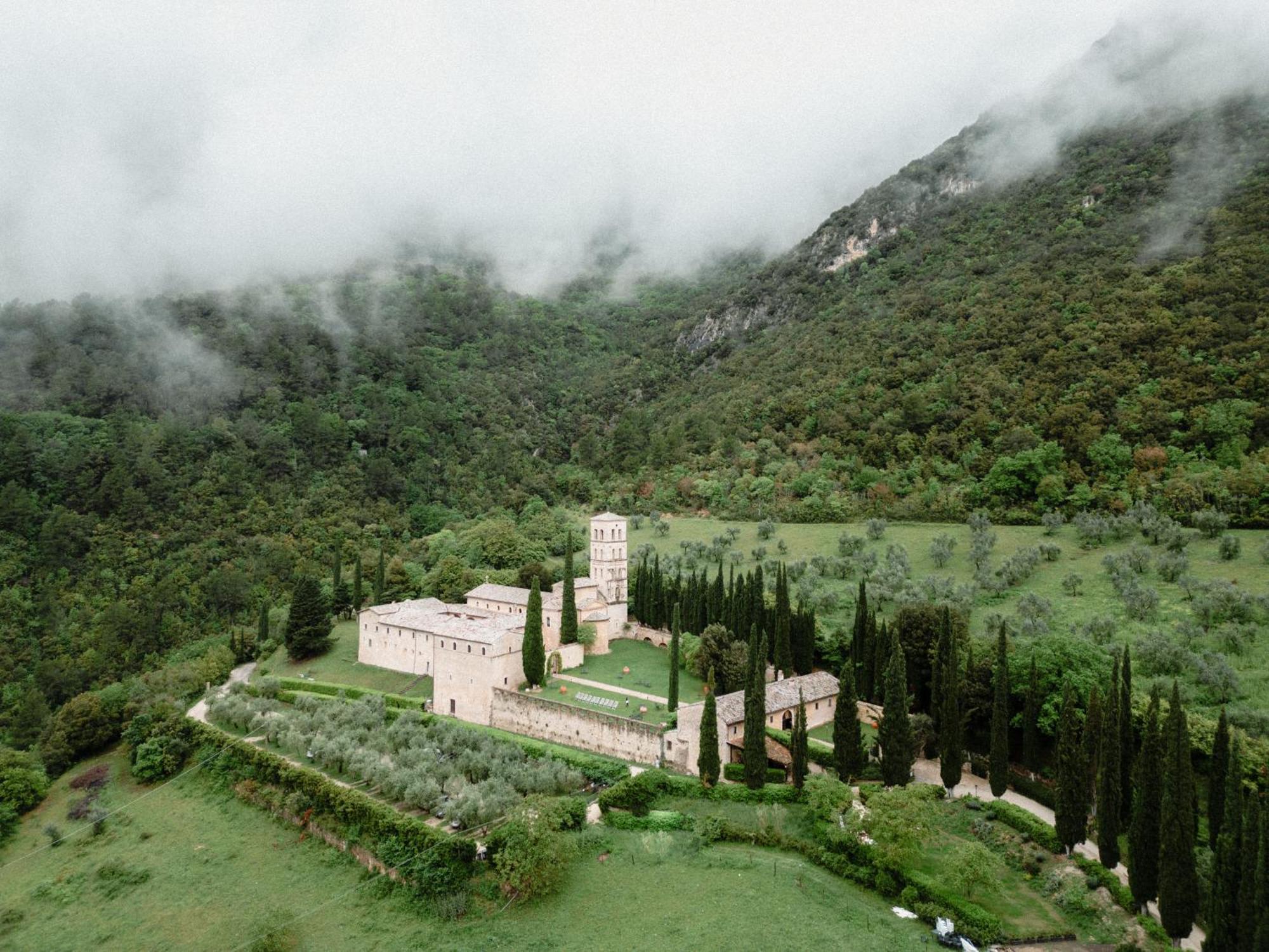 Abbazia San Pietro In Valle Ferentillo Eksteriør billede