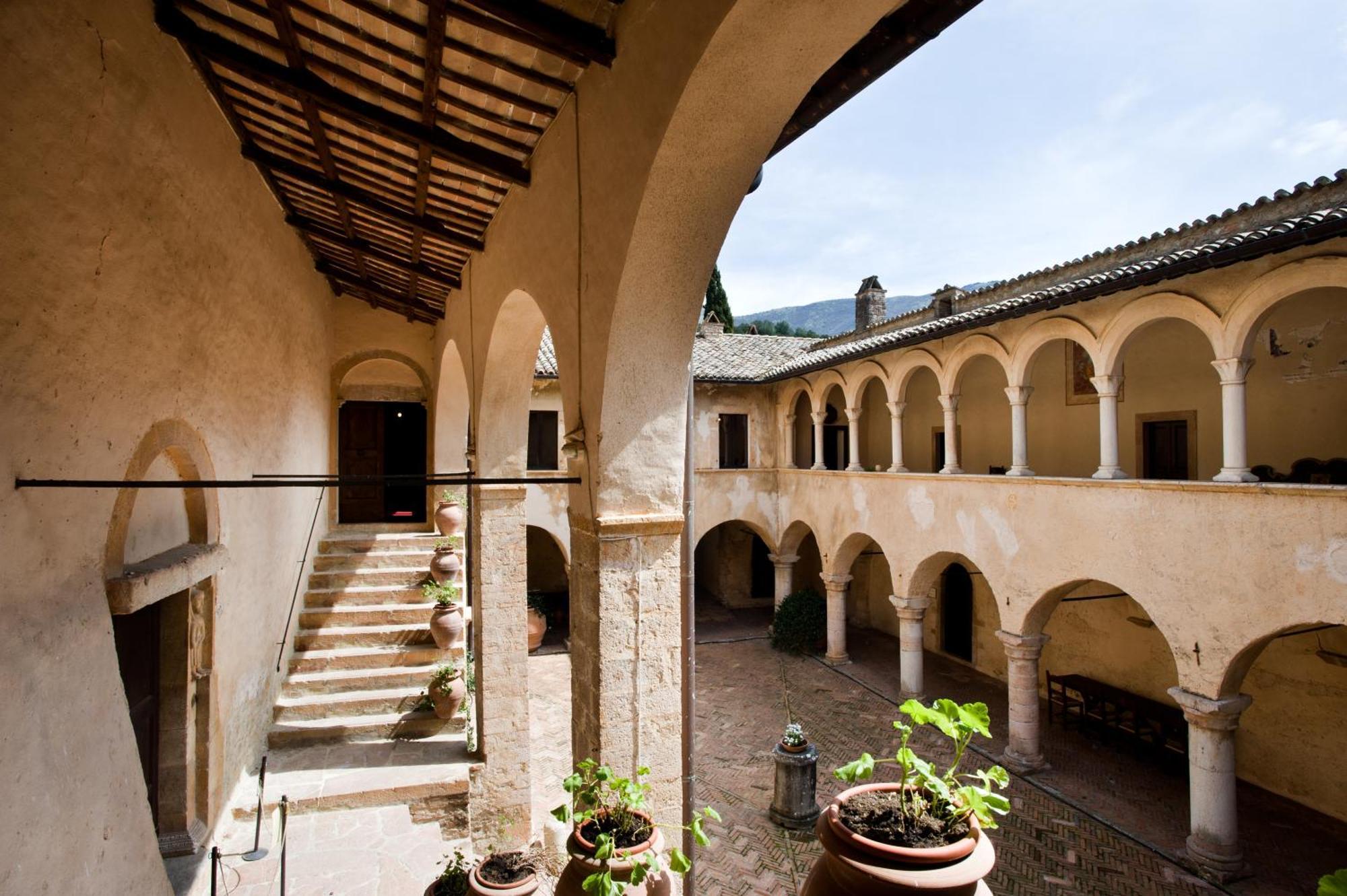Abbazia San Pietro In Valle Ferentillo Eksteriør billede