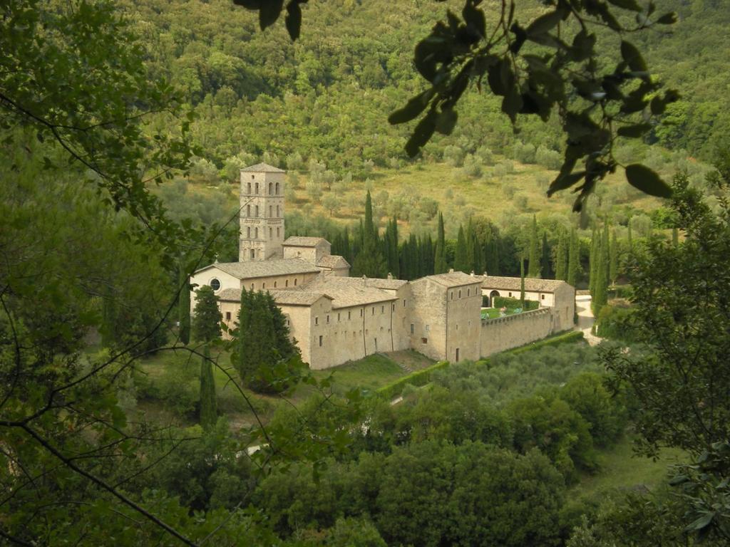 Abbazia San Pietro In Valle Ferentillo Eksteriør billede